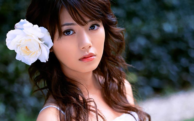 pretty thai girl with flower